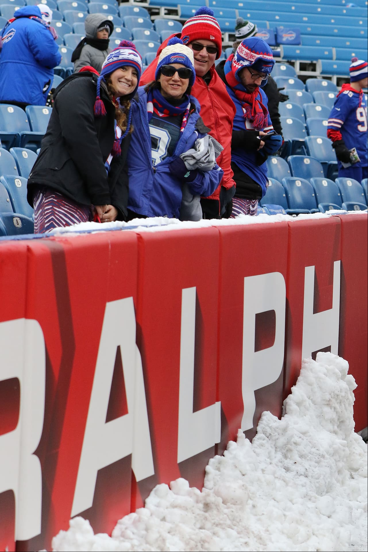 Adiós a la temporada regular de la NFL, y los fans demostraron toda su pasión por este deporte.