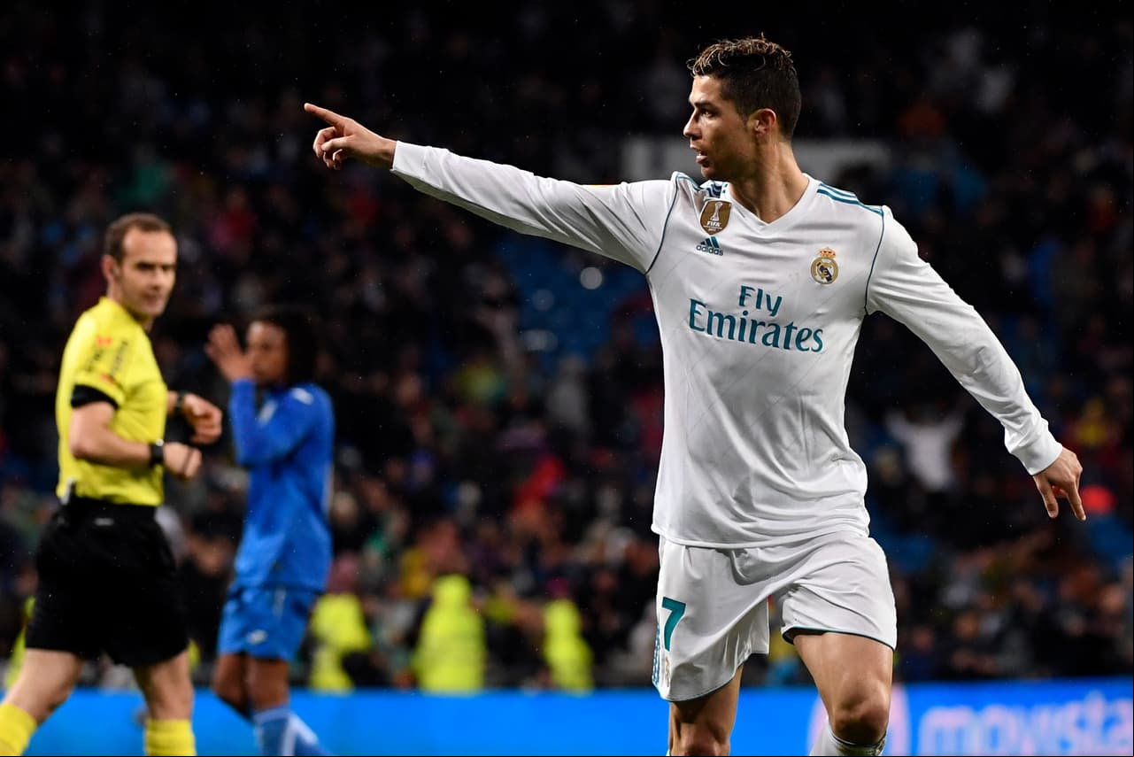 Cristiano Ronaldo aprovechó al minuto 45 del primer tiempo tras un pase de Benzema para poner el 2-0 del Real Madrid.