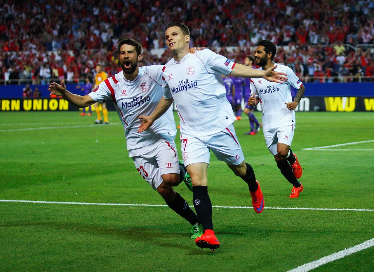 Sevilla 3-1 Levante: El Sevilla, mas efectivo que acertado, sigue fuerte en el Pizjuán