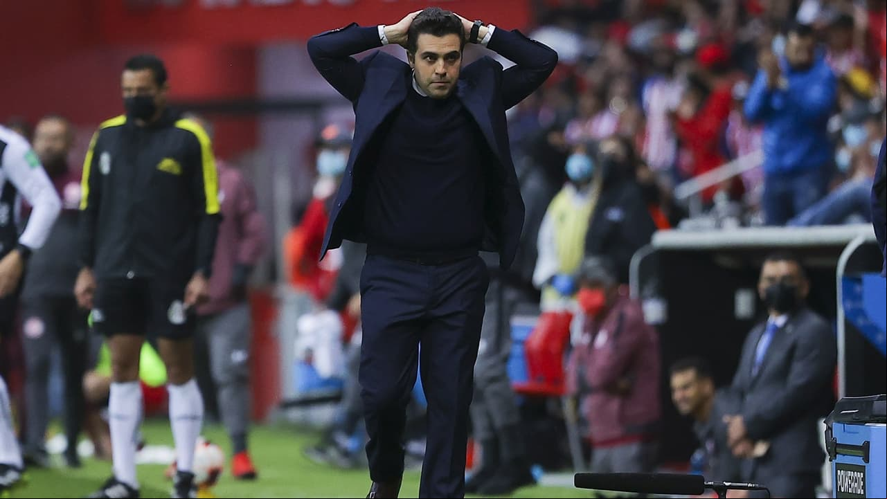 Michel Leaño es uno de los tres peores técnicos de Chivas
