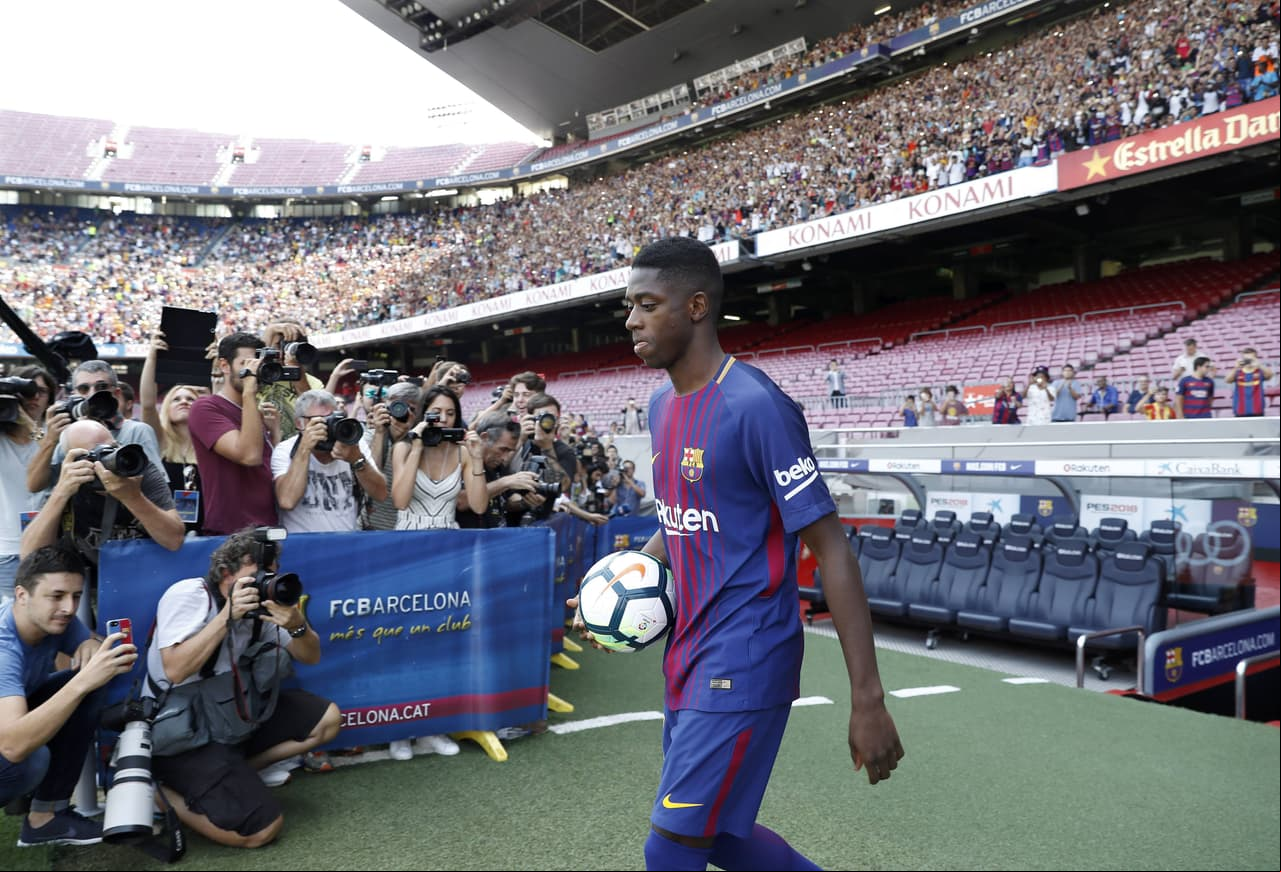 "Es un honor y un placer tener a Messi, quiero aprender de él, porque es el mejor jugador del mundo y de la historia. Quiero aprender mucho y saber como se comporta dentro y fuera del campo", dijo.