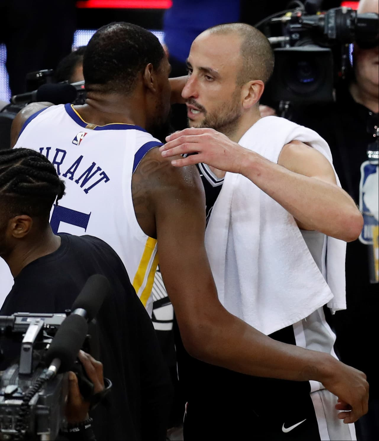 En la eliminación de los Spurs en los playoffs de 2018, Ginóbili fue el mejor de su equipo y eso se lo reconocieron sus rivales.
