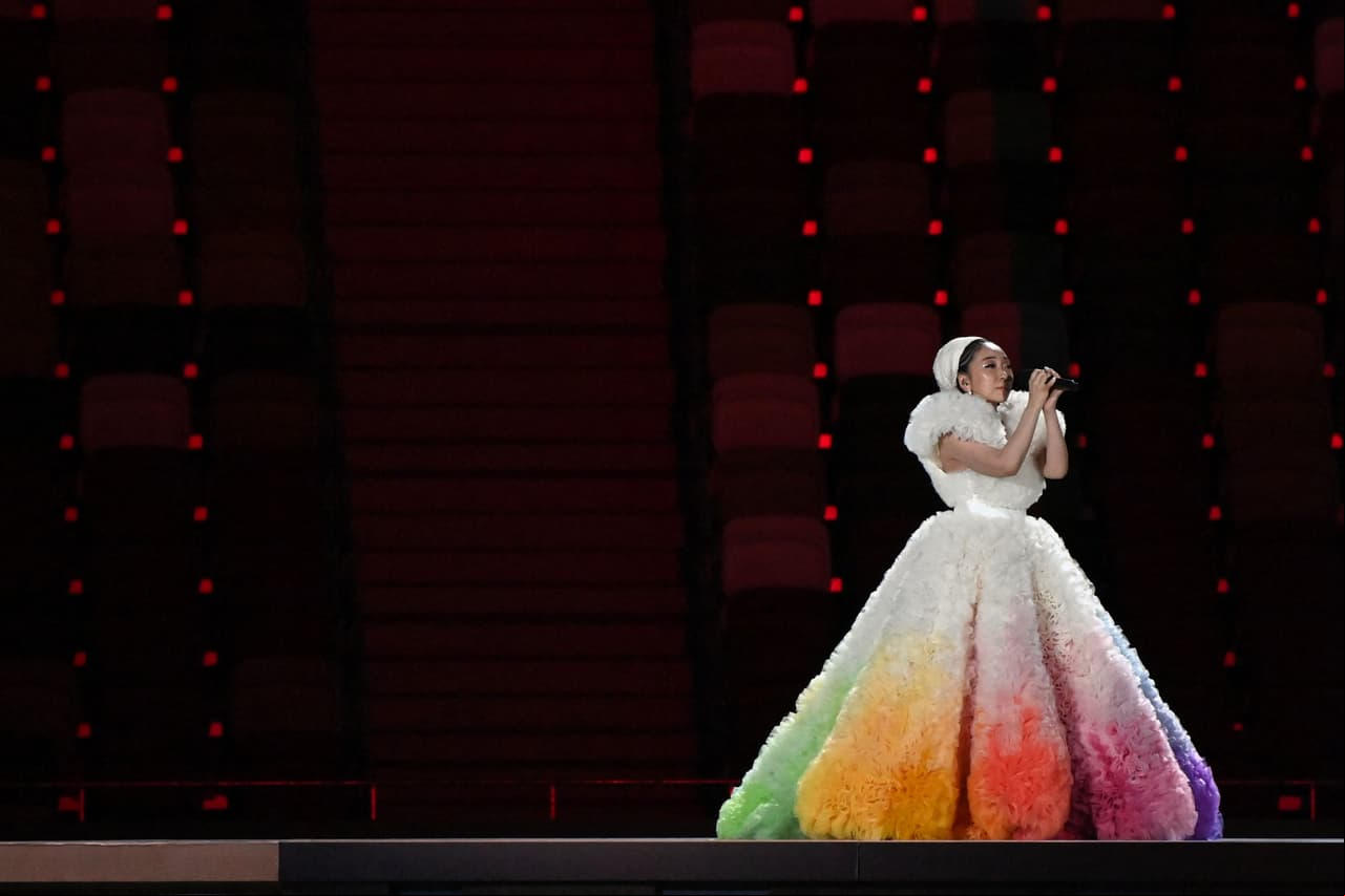 Peformer Misia fue la encargada de entonar el himno "Kimi Ga Yo" durante la ceremonia de inauguración en el estadio Olímpico de Tokyo.