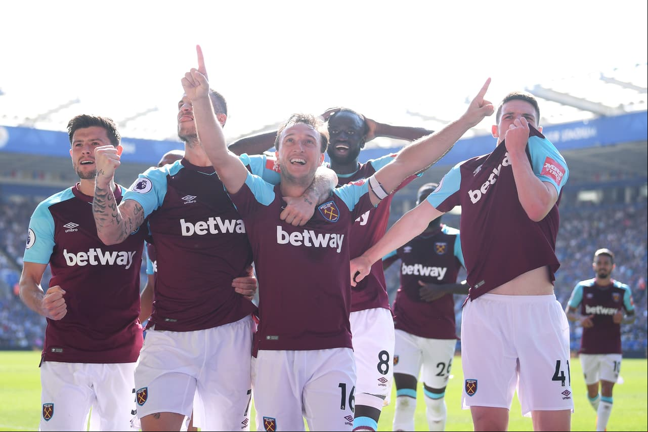 West Ham United se impuso 0-2 de visitante contra Leicester City en la fecha 36 de la Premier League, en la que no contó con el mexicano Javier Hernández y se alejó de la zona de descenso.