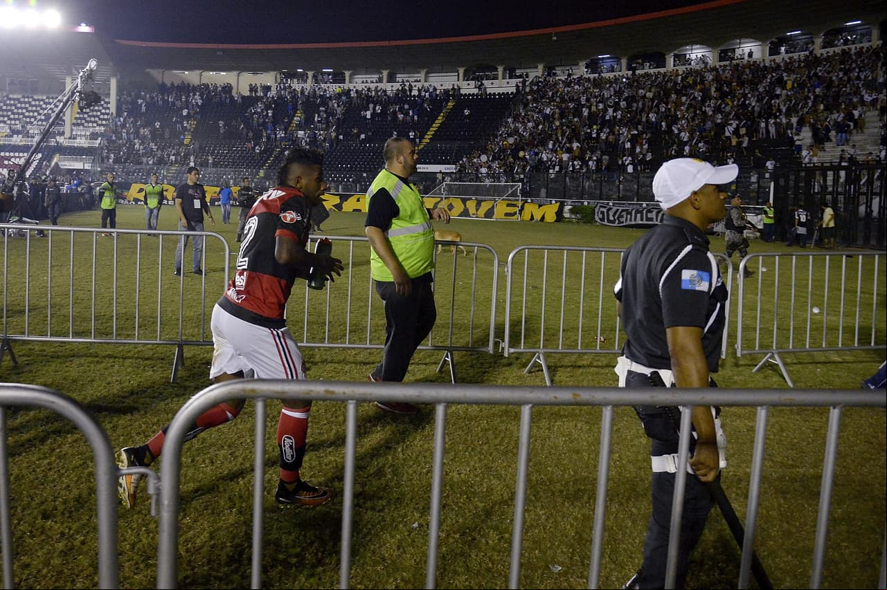 Vinicius tiene 16 años y su fichaje por el cuadro merengue ha causado polémica dado que aún no es mayor de edad.