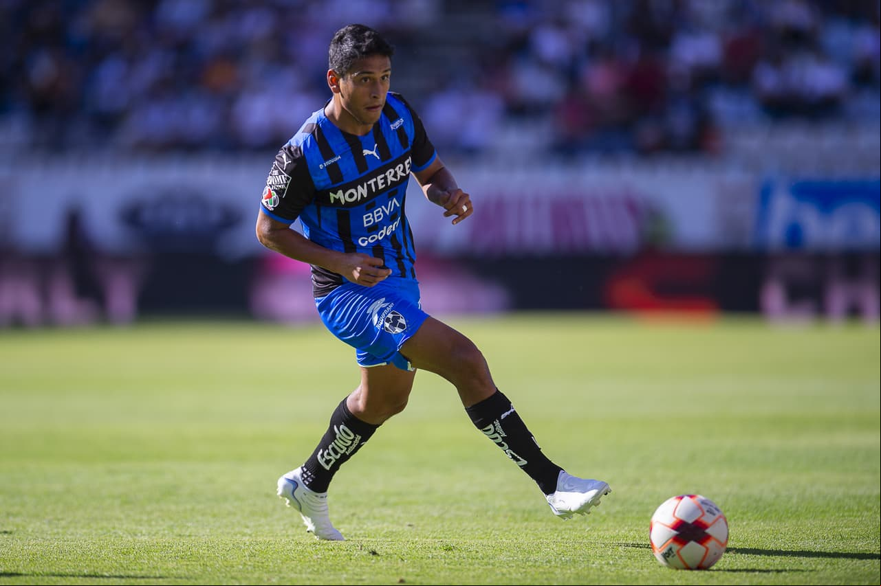 Gracias a un doblete de Luis Chávez y otro golazo de Roberto de la Rosa, el Pachuca dio cuenta de los Rayados.