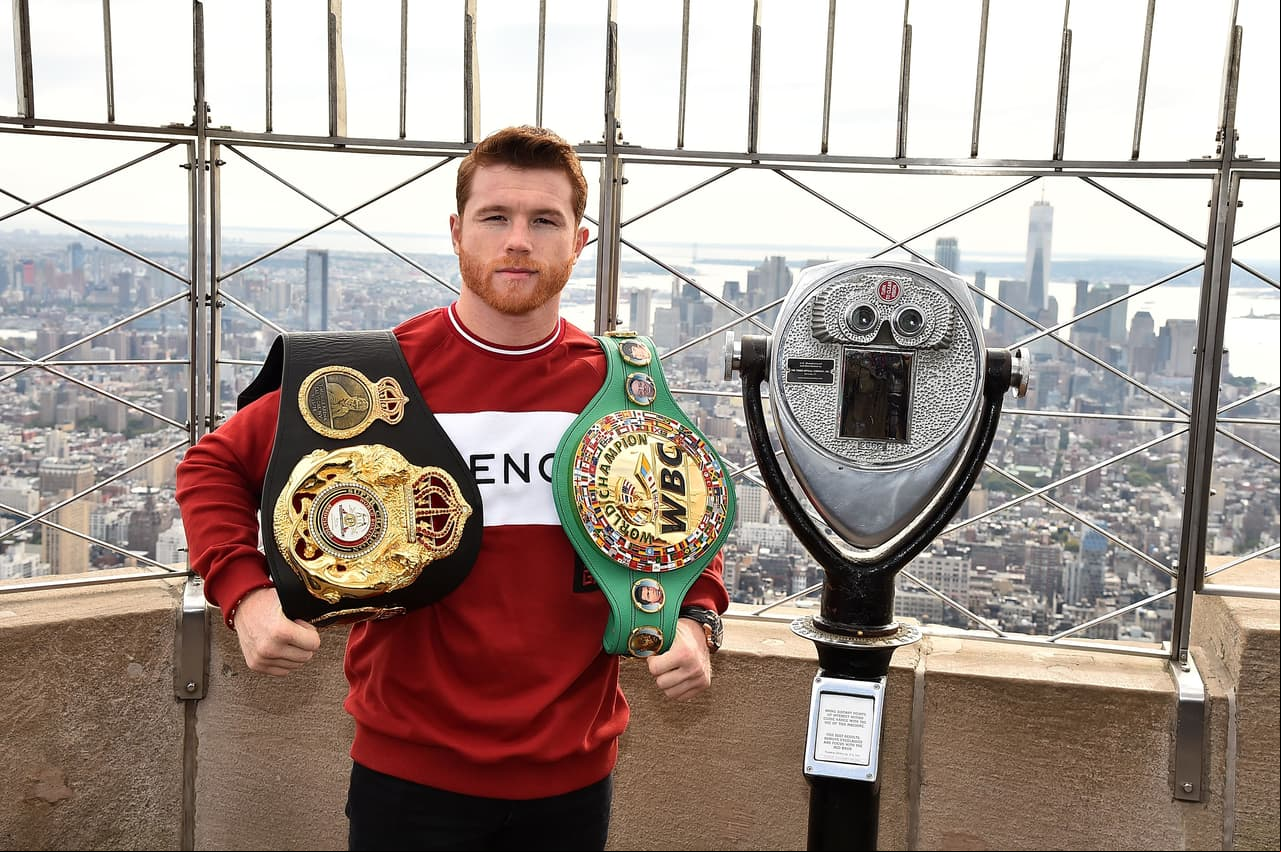 'Canelo' Álvarez es condecorado con el premio nacional del deporte