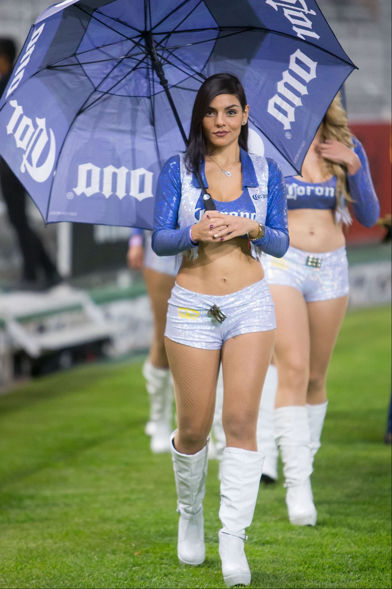 La belleza de las porristas en la fecha 9