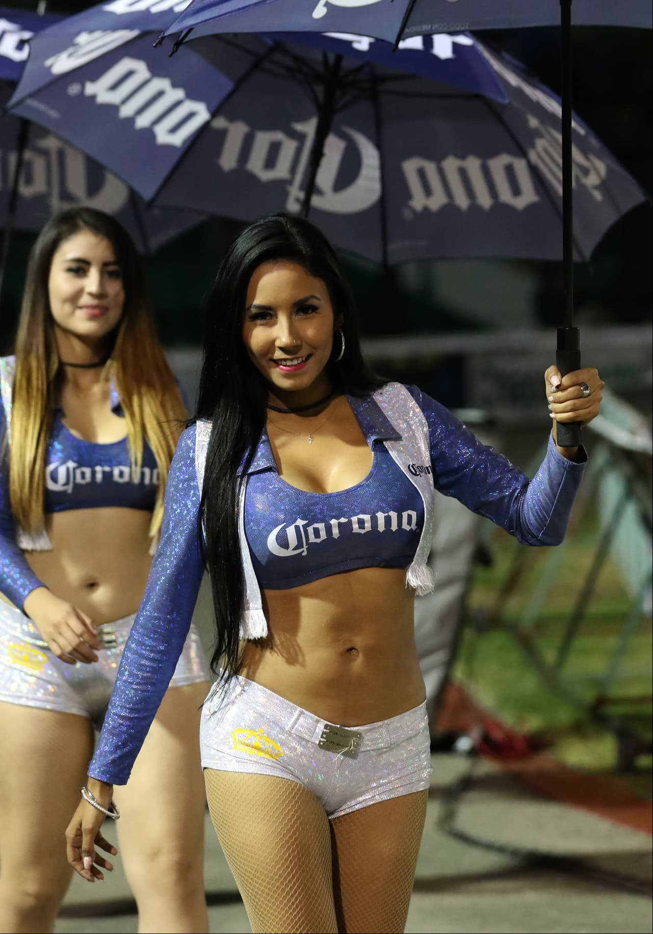 La belleza de las porristas en la fecha 9