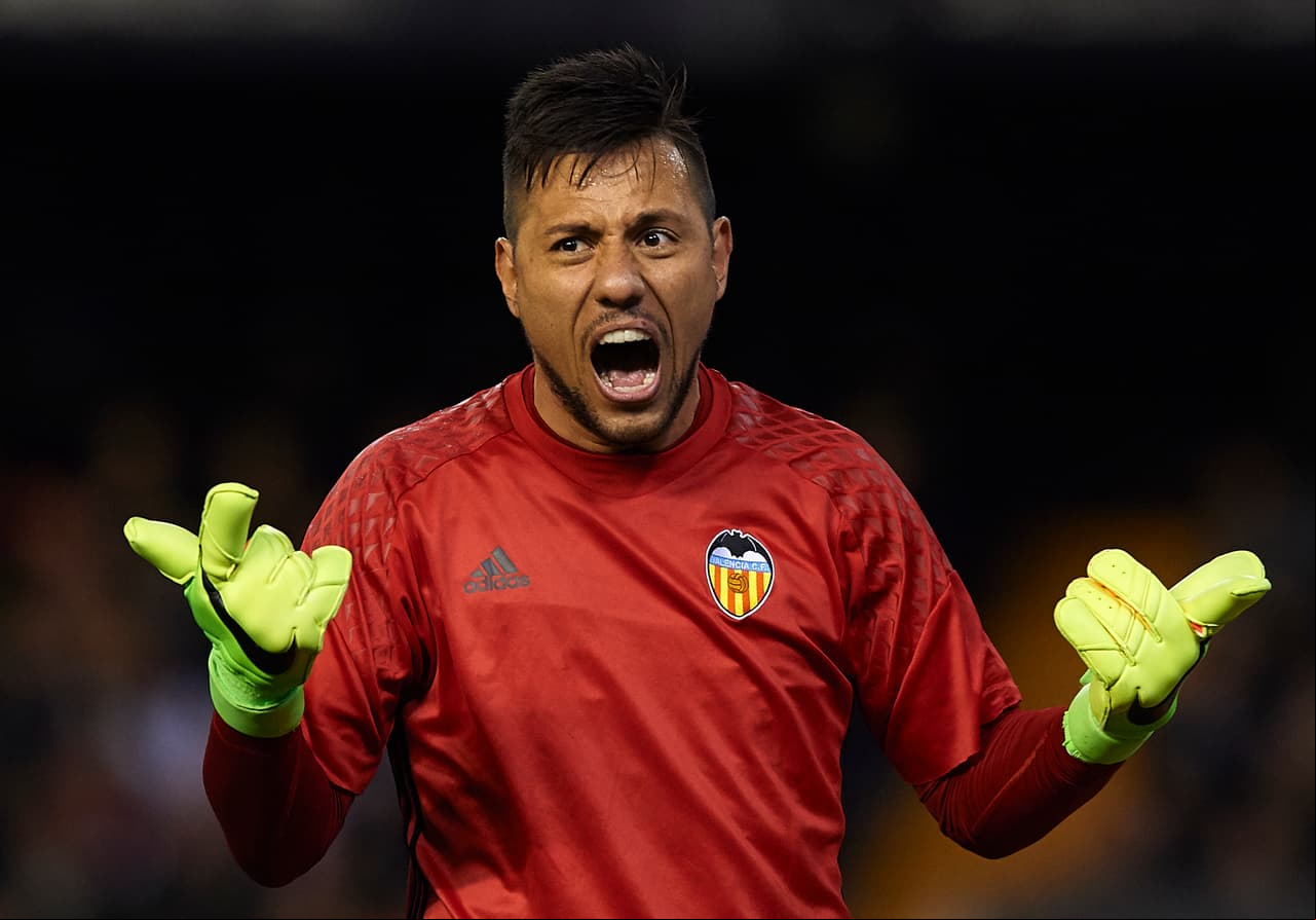 Diego Alves atajó su penalti 24 como arquero del fútbol español y ratifica su gran carrera como el temor de los cobradores de penas máximas.