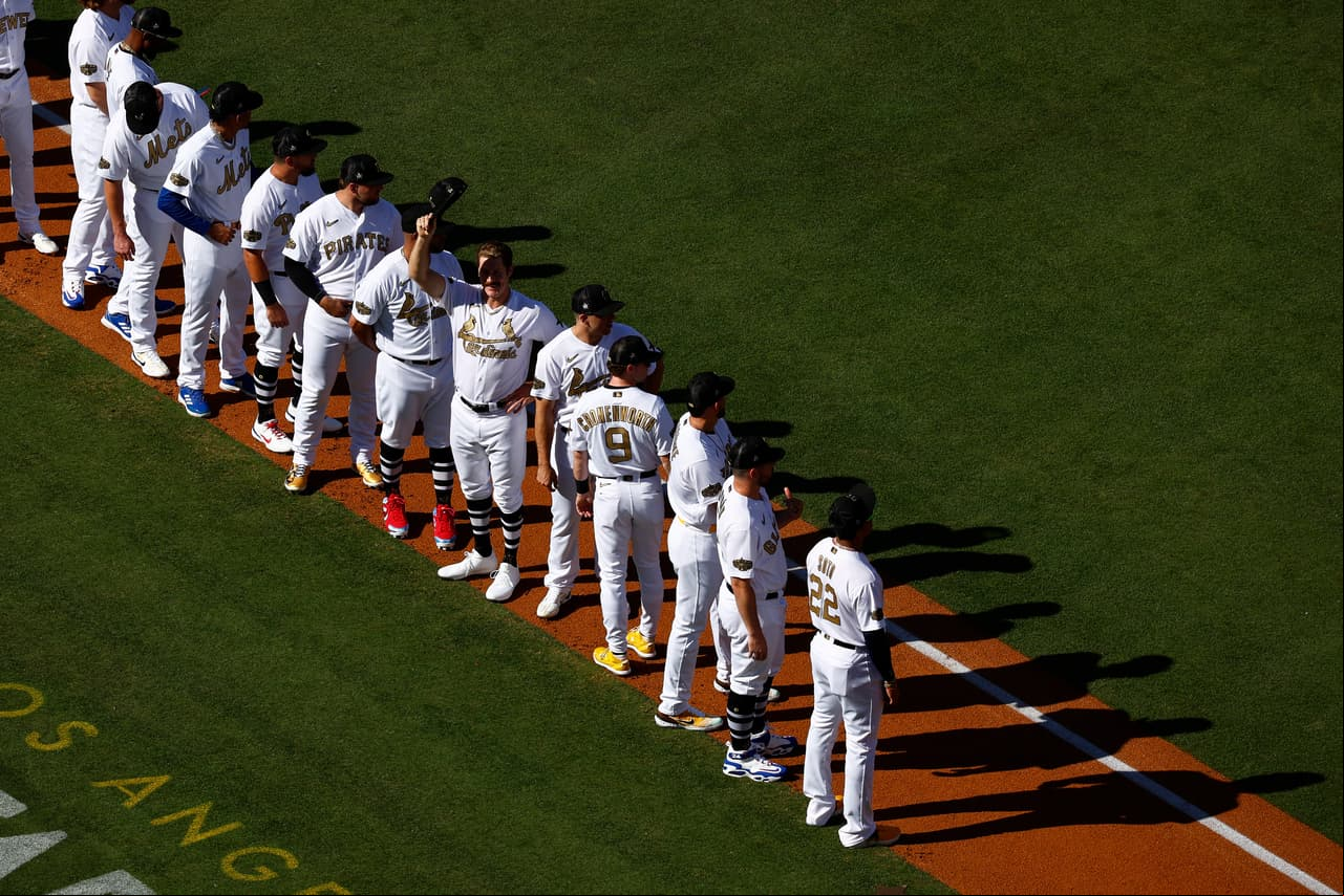 Este martes se disputó el Juego de Estrellas 2022 de la MLB en el Dodger Stadium con un colorido peculiar en una tarde despejada que vio al 'Toro' Fernando Valenzuela lanzar la primera bola del partido.