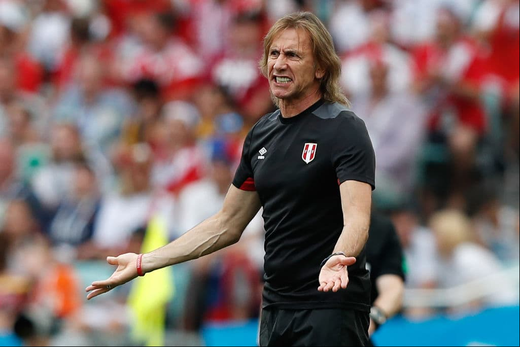 El argentino Ricardo Gareca se alejaría de la renovación en Perú y su experiencia en selecciones sería valorada para dirigir a México. El técnico ya tiene experiencia en Mundiales.