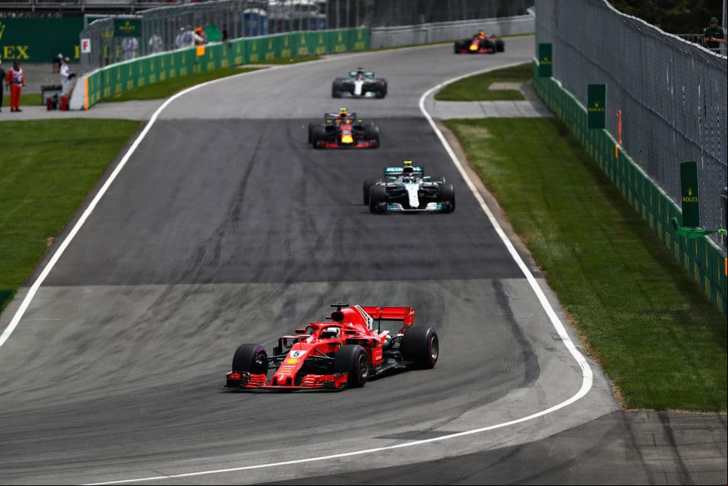 El germano Vettel dominó las acciones de principio a fin, sacándole jugo a la puesta a punto de su bólido y también al uso de neumático súper suaves, combinación exitosa para su equipo y para él.