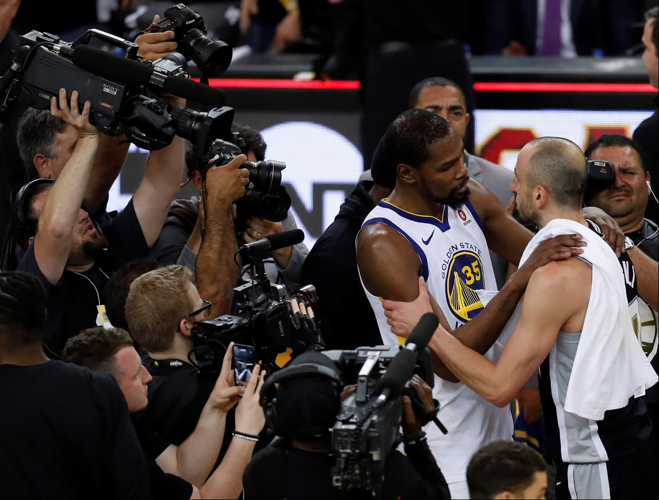 Y es que las grandes estrellas de NBA y todos los fanáticos están a la espera de su decisión, que parece ser el retiro. Los ojos del básquetbol está sobre él.