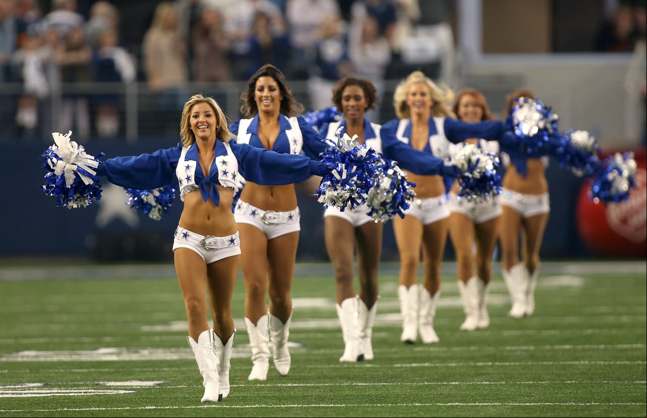 Las cheerleaders de los Dallas Cowboys cautivaron en Día del Pavo, Checa lo mejor de ellas.