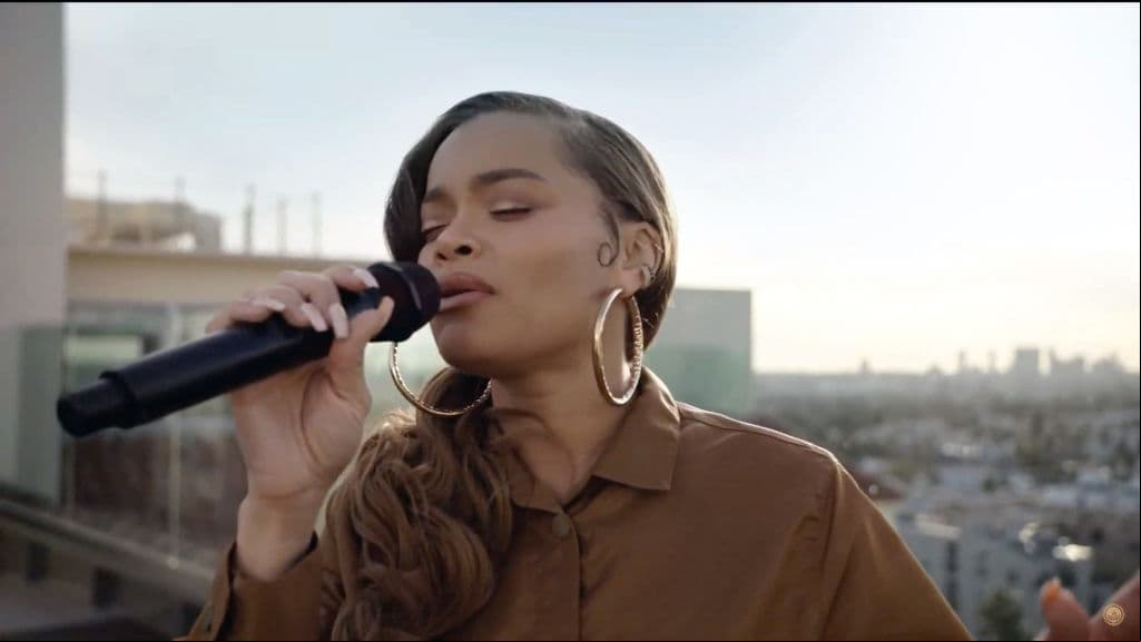 "Simplemente estar con Viola en este espacio, especialmente siendo la primera vez que dos mujeres negras han sido nominadas desde Diana Ross y Cicely Tyson, es increíble", dijo Day.