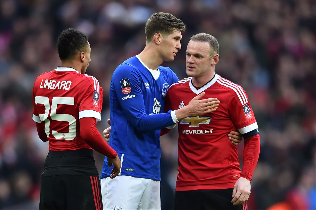John Stones es el defensa de categoría que Mourinho pretende llevar a como dé lugar para fortalecer la central del Manchester United. Medios británicos como Mirror, Telegraph y The Guardian afirman que el estratega piensa que el zaguero del Everton y seleccionado de Inglaterra es la opción pues tiene gran carrocería, es joven y con hambre de seguir triunfando.