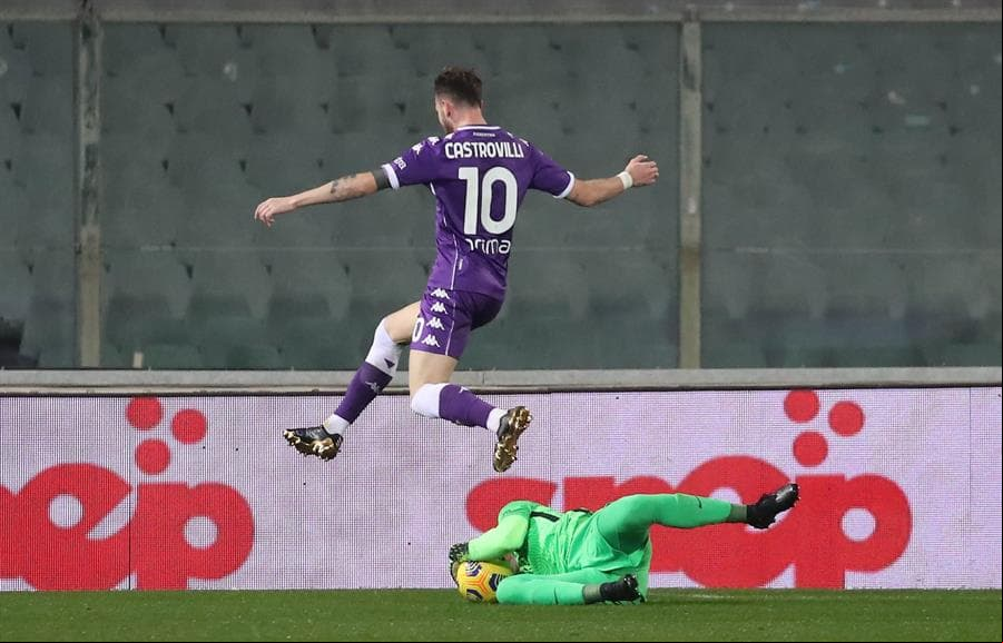 Fiorentina vio la derrota ante el AS Roma 1-2. Spinazzola abrió el marcador para los de 'La Loba', pero se empató al minuto 60 con un gol de Spinnazola. Ya a minutos de terminar el partido, quien hizo el gol de la victoria fue Diawara al 88, durante la Jornada 25 de la Serie A.