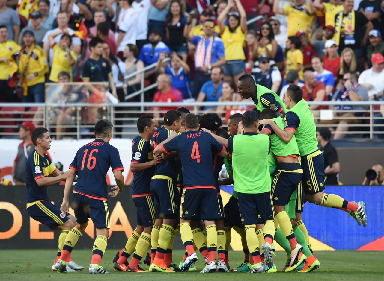 Celebración del gol de Cristian Zapata.