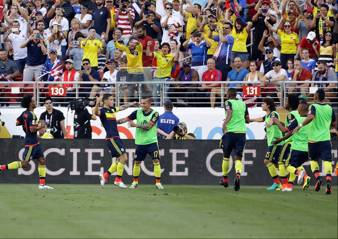 Colombia celebra con James Rodríguez.