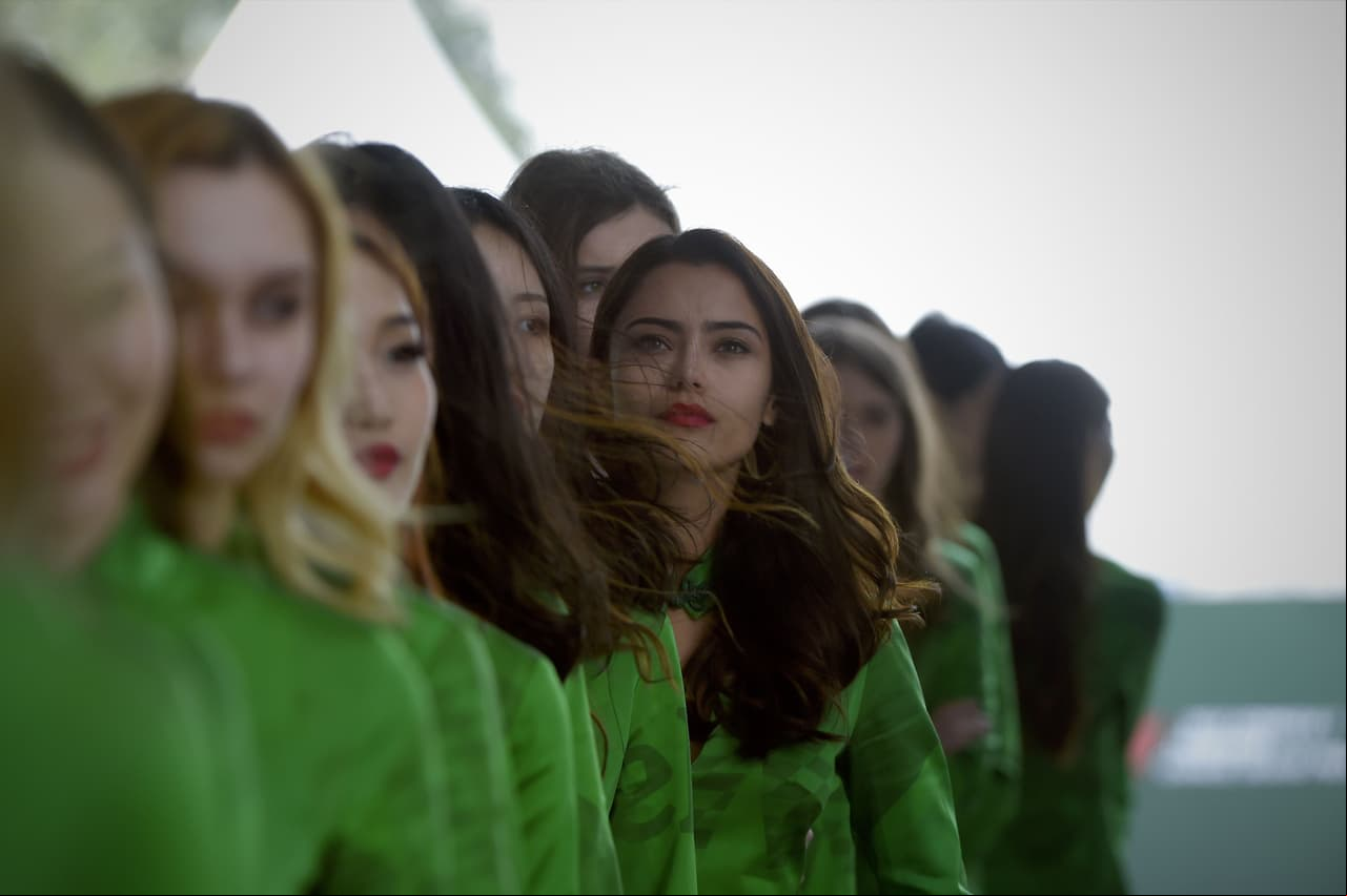 La belleza se apoderó de la ceremonia de presentación de la carrera, que viviría momentos intensos.