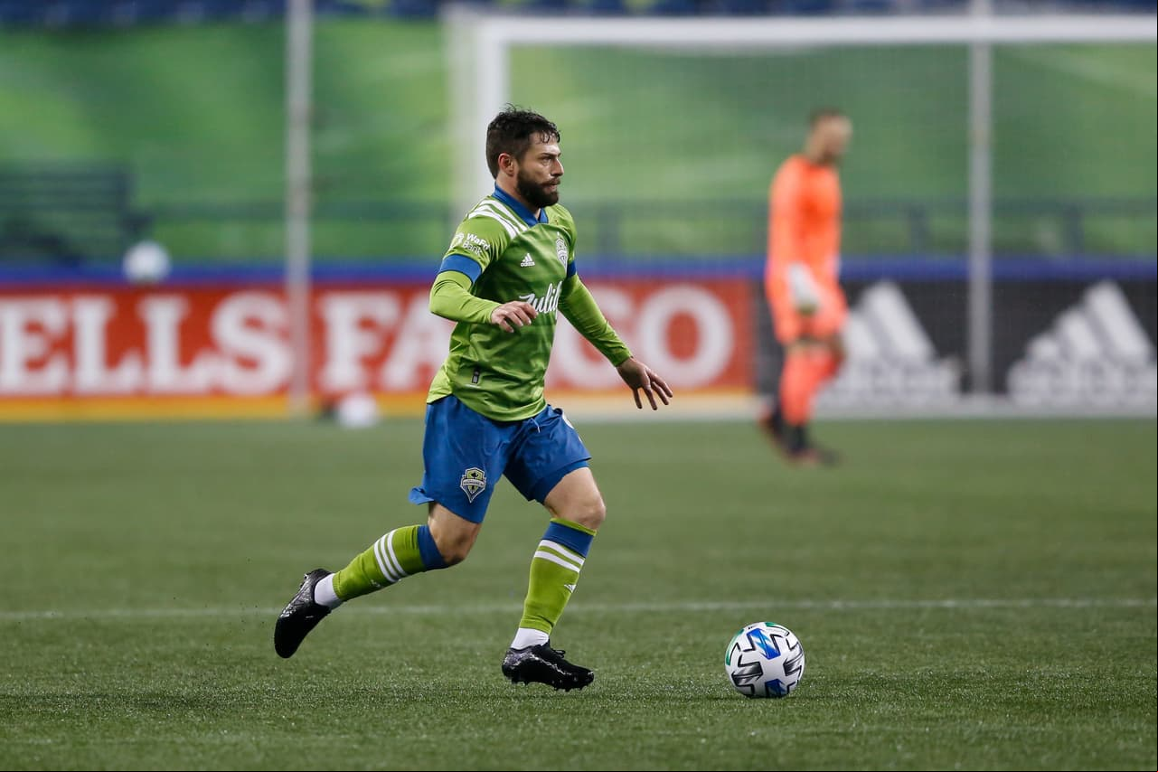 <b>JOAO PAULO</b> - al volante brasileño le costó poco alcanzar las expectativas que conlleva el hecho de ser uno de los jugadores franquicia de Seattle Sounders. 
<br>
<br>Joao Paulo ha sido un volante central perfecto para el conjunto esmeralda, un complemento ideal para Nicolás Lodeiro, y líder en placajes y distancia recorrida en el terreno de juego.
<br>