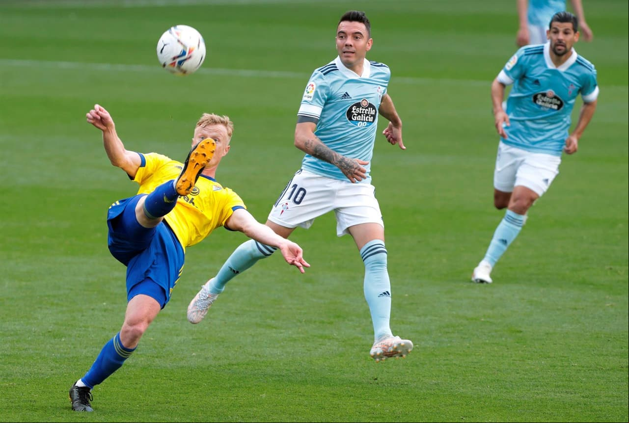 Celta de Vigo y Cádiz empatan sin goles durante la Jornada 33 de LaLiga. El mexicano Nestor Araújo fue convocado nuevamente y con titularidad arrancó el partido. Con este empate, ambos equipos quedan muy lejos de estar en competencias europeas.