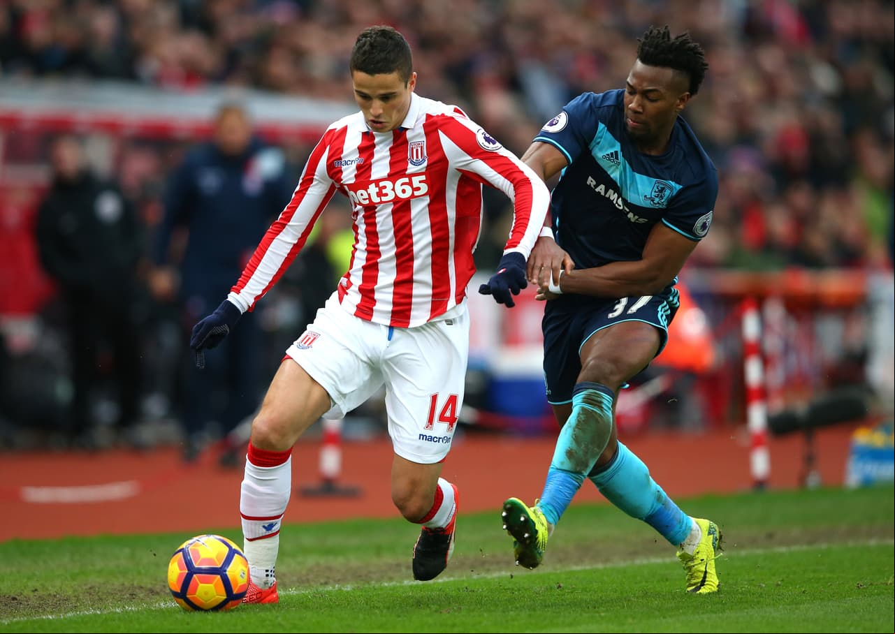 Ibrahim Afellay surgió como la gran revelación a su llegada al Barcelona, pero el holandés estuvo lejos de las expectativas. Estuvo también en Schalke 04, Olympiacos y por último con Stoke City.