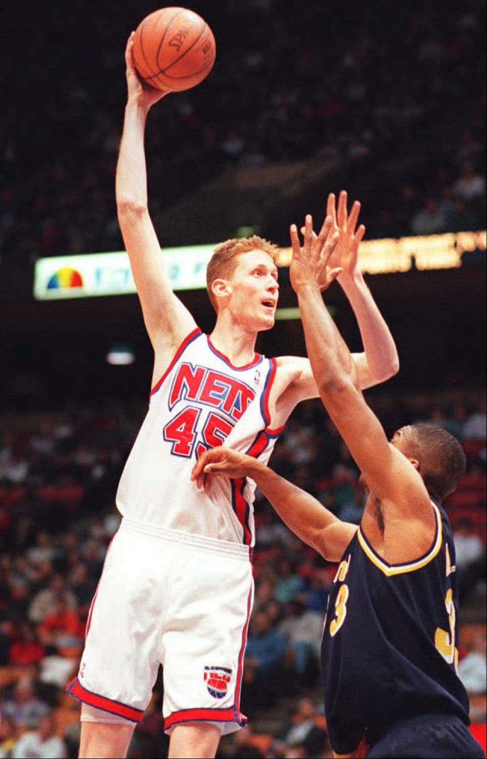 Bradley fue el tercer jugador más alto en la historia de la NBA y su físico sin duda fue una ventaja durante su carrera.