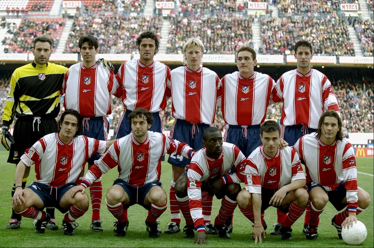 Atletico de Madrid cayó a la segunda división de la Liga de España en el año 2000. Volvió a primera en 2002.