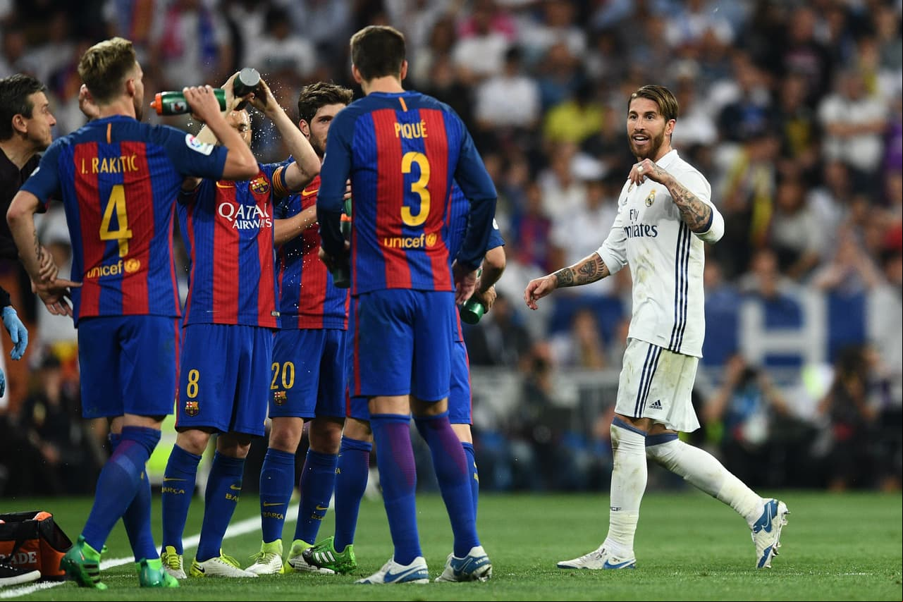 Con el Madrid en inferioridad numérica, Piqué se dio el lujo de ir adelante a buscar su anotación.