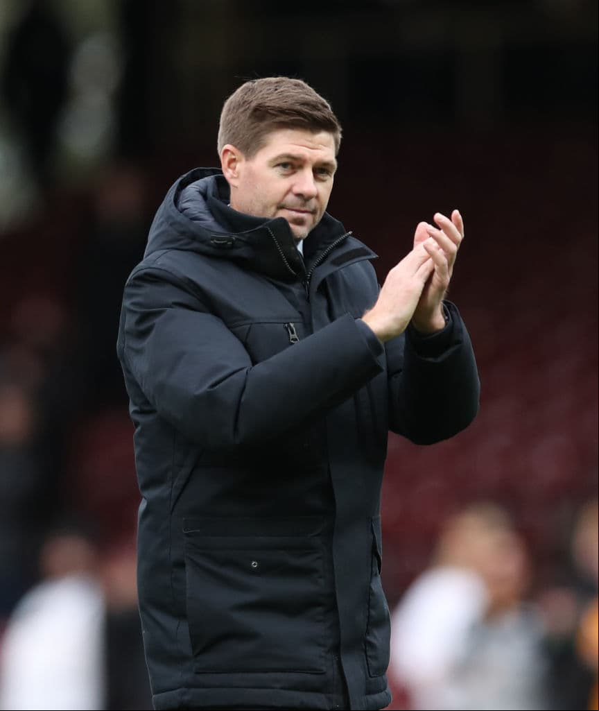 El entrenador Steven Gerrard asumirá las riendas del Etiffaq.