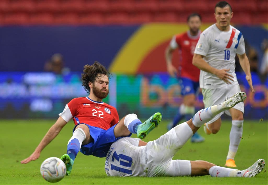 Braian Samudio y Miguel Almirón fueron los encargados de anotar los dos tantos que le dieron la victoria 0-2 a Paraguay sobre Chile.