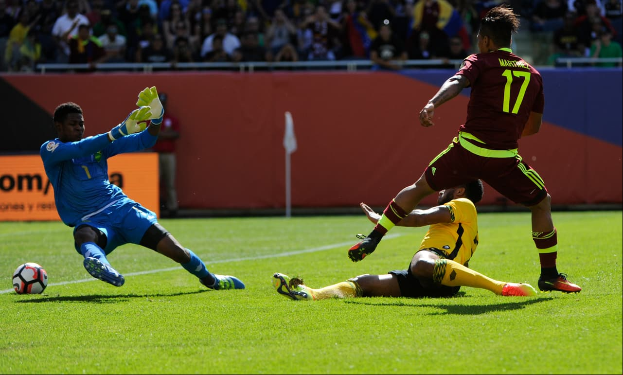 El momento del gol de Venezuela anotado por Josef Martinez.