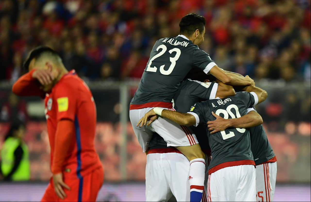 Paraguay golea a Chile y se mete en la pelea por un boleto a Rusia 2018