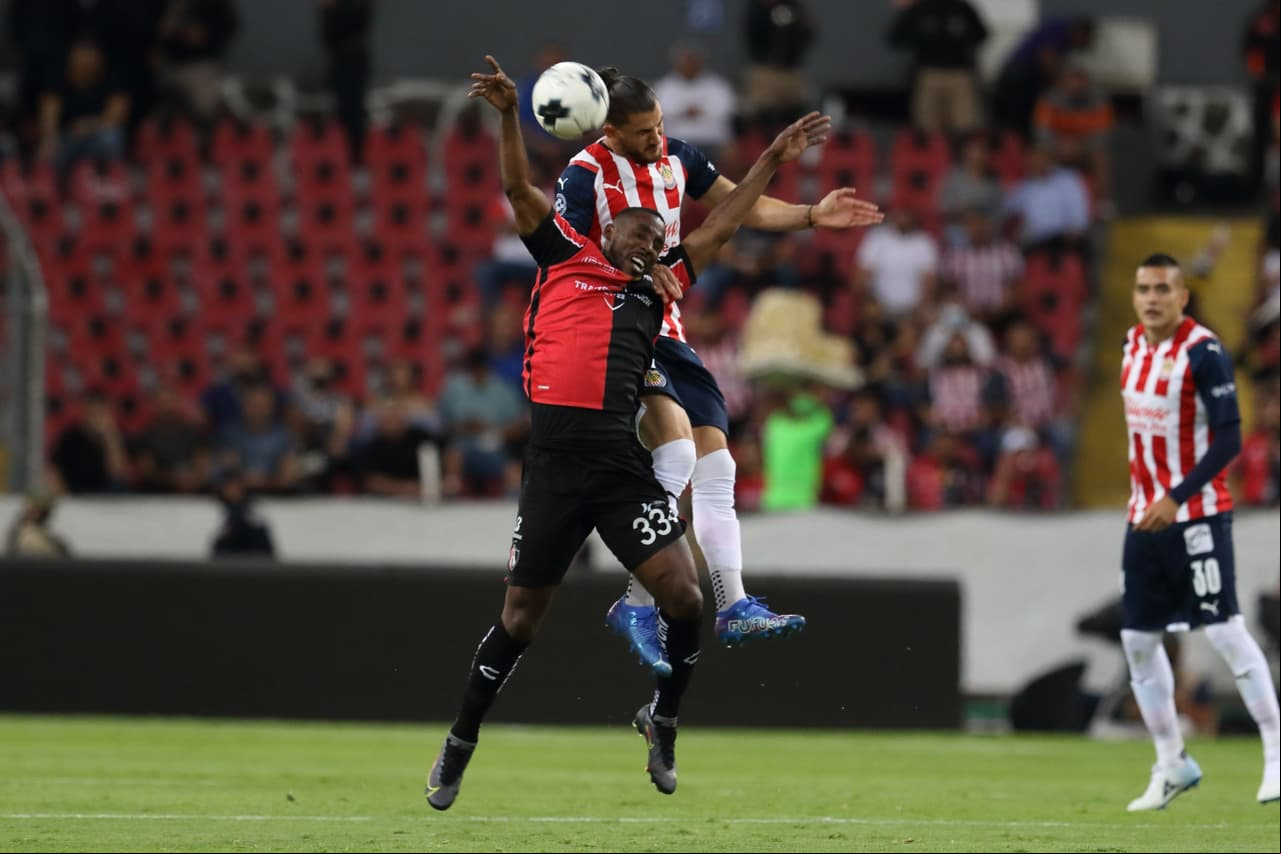 Con gol de último minuto el Atlas rescató un empate ante Chivas en el Clásico Tapatío.