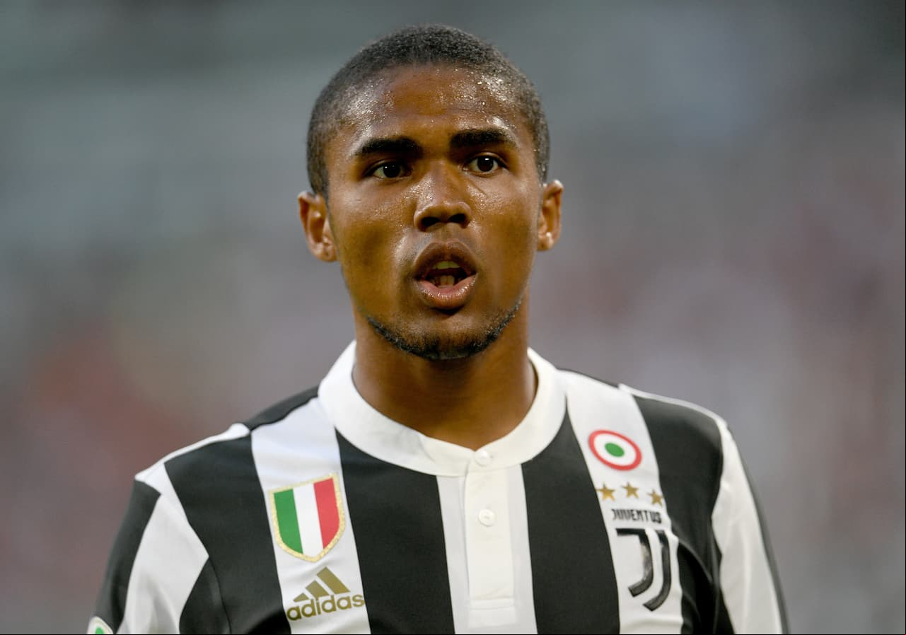 6. Douglas Costa (Juventus F.C.) - 6 millones de euros