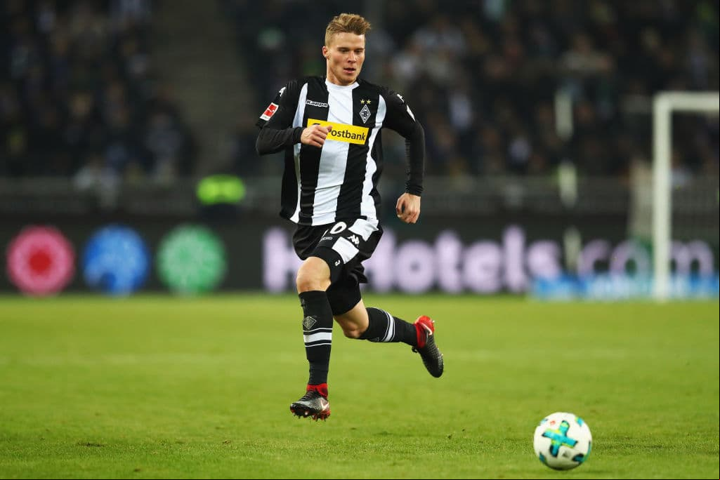Nico Elvedi, quien milita para el Borussia Mönchengladbach de la Bundesliga, es de los jugadores más jóvenes de este núcleo (21 años) y apenas cuenta cinco convocatorias.