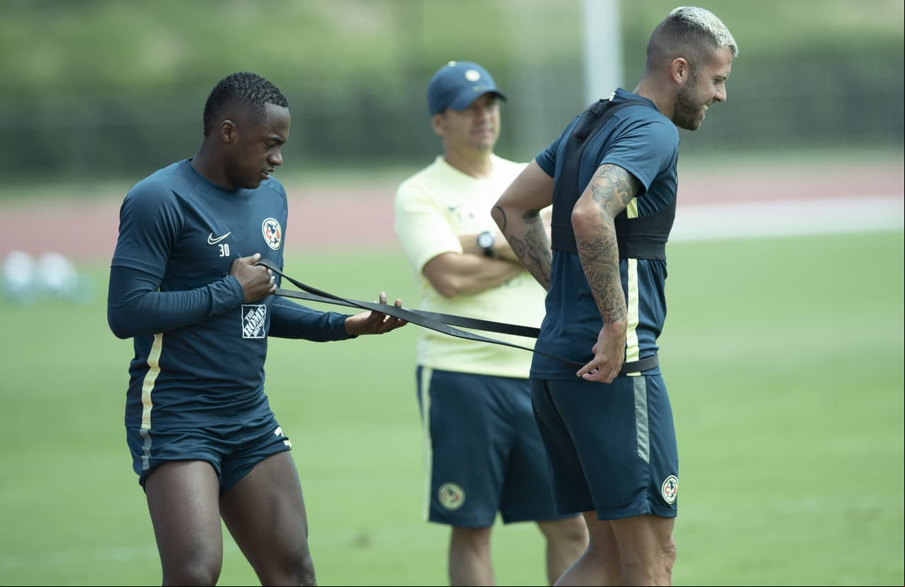 En los dos años que estuvo en Coapa se la pasó lesionado, sin trabajar tan duro como sus compañeros y siendo una decepción para toda la afición.