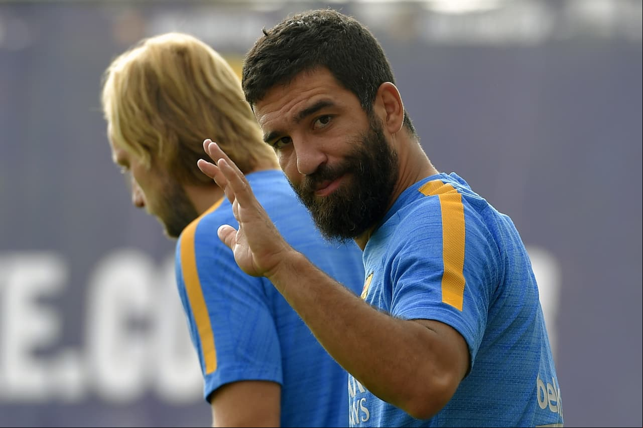 Arda Turan anuncia su retirada del futbol