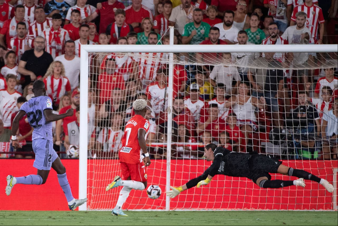 Real Madrid sufrió pero terminó derrotando al Almería con un golazo de David Alaba que entró de cambio para salvar a su equipo.