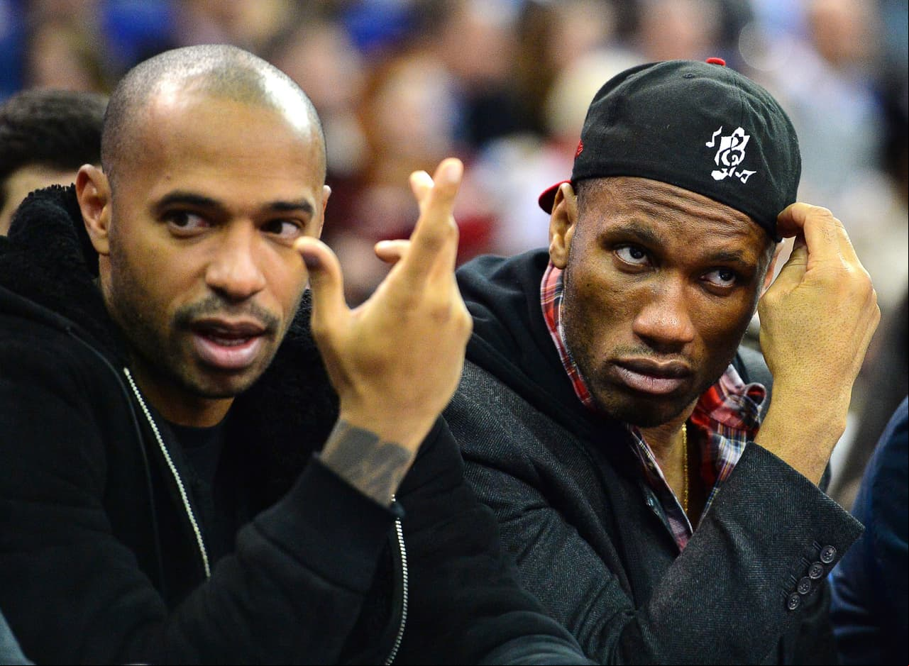 Con su amigo Thierry Henry comparten la pasión por el baloncesto de la NBA.