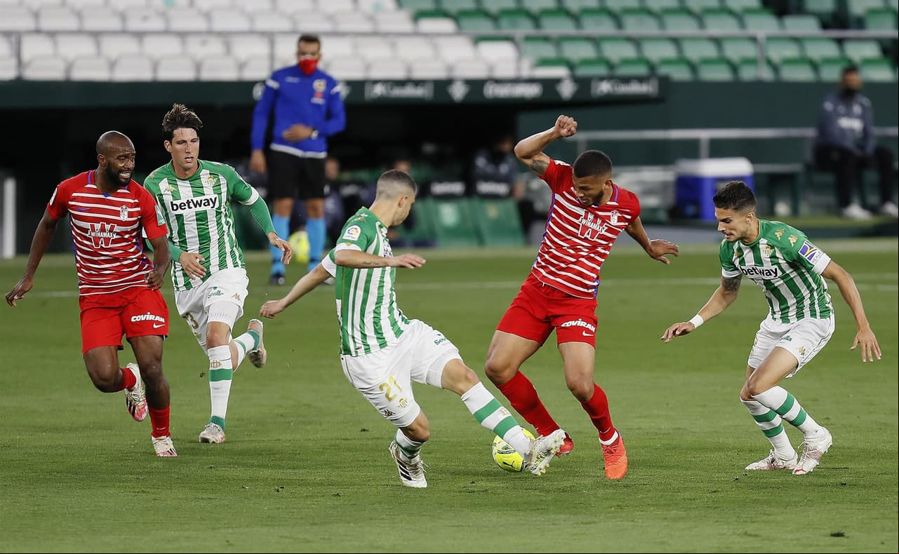 Con doblete de Borja Iglesias, el Real Betis consigue victoria sobre Granada 2-1 en la Jornada 35 de LaLiga. Al minuto 71 ingresó Diego Lainez y al 89' entró de cambio And´res Guardado; los verdiblancos se acercan a puestos europeos.