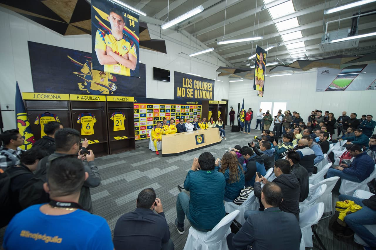 Las Águilas presentaron a unos muy sonrientes Joe Corona, Emanuel Aguilera, Henry Martín, Andrés Ibargüen y Jérémy Ménez como sus nuevos hombres para el Clausura 2018.
