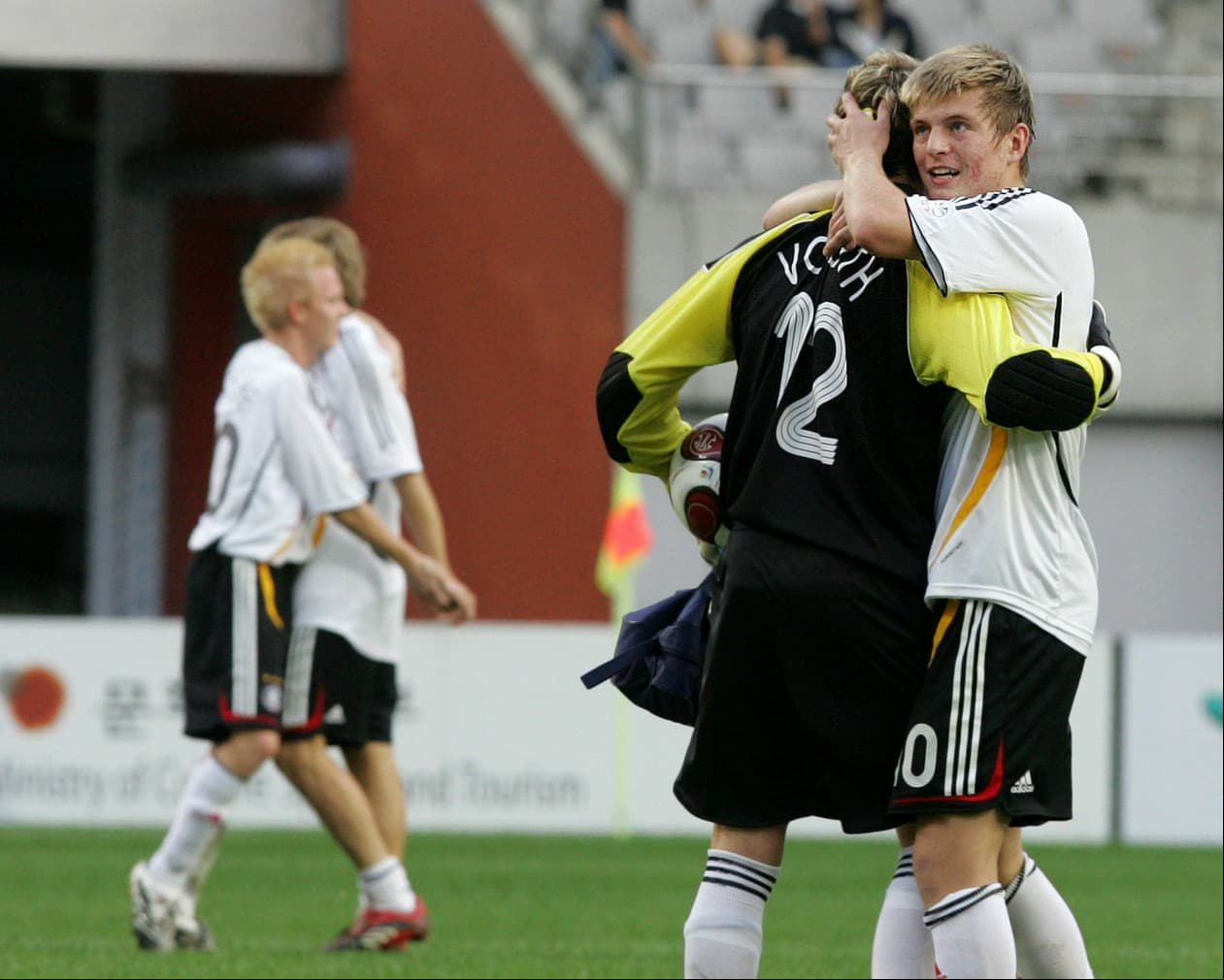El 'Balón de Oro' de Corea del Sur 2007 fue Toni Kroos, tercer lugar del evento con la selección alemana. Kroos ya fue campeón mundial absoluto con Alemania en Brasil 2014; con Bayern Munich ganó tres Bundesligas, una Champions League y un Mundial de Clubes, mientras que con Real Madrid ha conquistado una vez La Liga, dos Champions y dos Mundiales de Clubes.