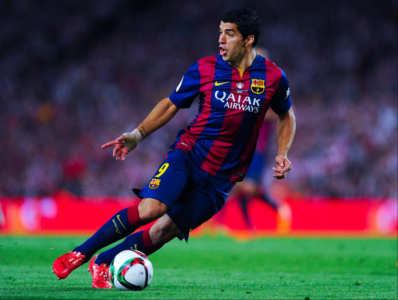 Luis Suárez estaría a disposición en caso de que el talento de alguno de los de adelante no estuviera afinado, el uruguayo embona en cualquier equipo con espíritu.