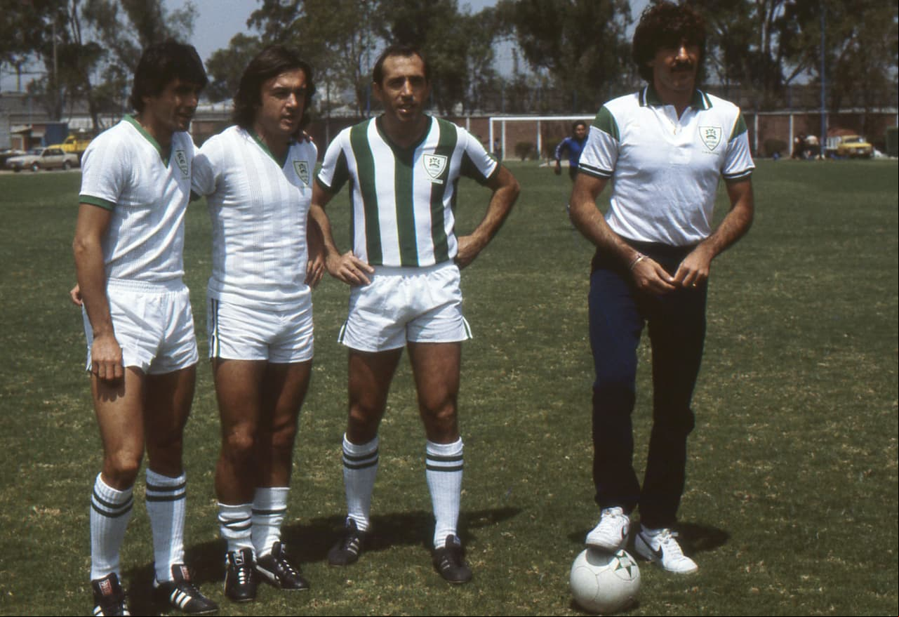 La carrera como técnico de La Volpe comenzó en 1983 con Halcones de Oaxtepec. Mantuvieron la categoría y evitaron el descenso. Al año siguiente se llamaron Ángeles de Puebla.