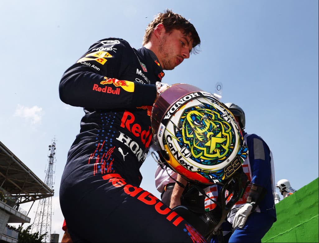 Lewis Hamilton se lleva el Gran Premio de Brasil de la Formula 1, dejando a Max Verstappen en segunda posición y Valtteri Bottas en tercero, logrando el 1-3 para Mercedes Benz; el piloto mexicano Sergio Pérez quedó en cuarta posición.