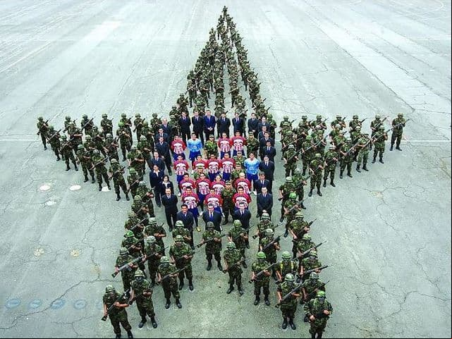 En el Clausura 2007 se buscó rendir un homenaje a las Fuerzas Armadas de México y la imagen se tomó en compañía del Ejército.