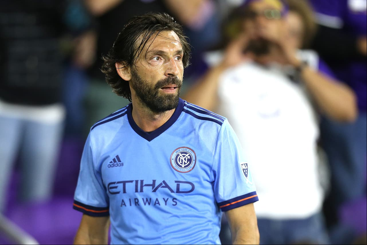 Andrea Pirlo también se retiró como profesional tras la temporada del 2017 con un legado de buen fútbol y calidad, que extrañó Italia en su eliminación del Mundial.